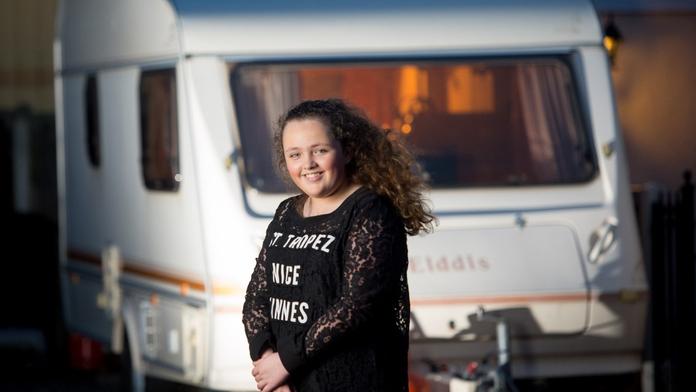 Romka Nicole (13) nechodila do školy. Pak ale trumfla i Einsteina
