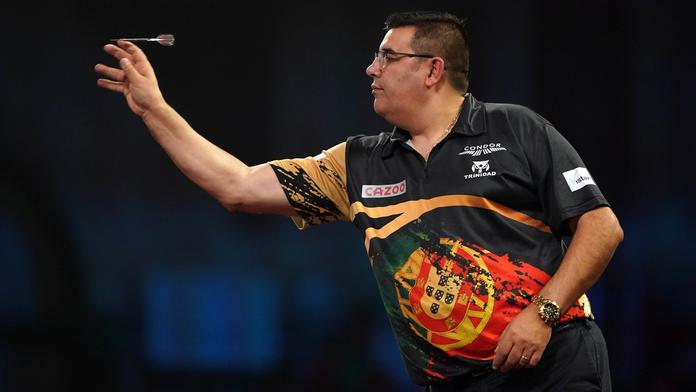 Czech Darts Open začalo. Hvězdný José de Sousa postupuje, slaví i dva Češi