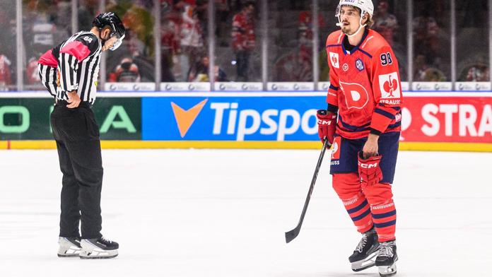 Nervy v Kladně: Celý zápas si jen stěžuješ, vmetl rozhodčí hvězdě Pardubic
