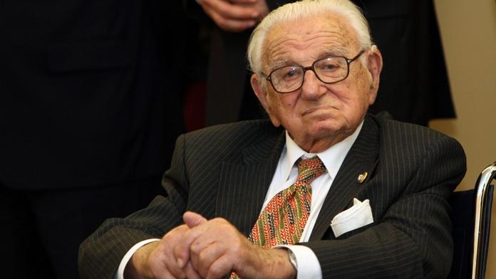 Čeští studenti chtějí Nobelovu cenu míru pro zachránce židovských dětí Wintona