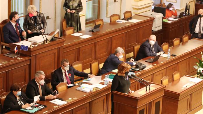 Volební průzkum: ANO nadále vede, Piráti jsou druzí a STAN posiluje