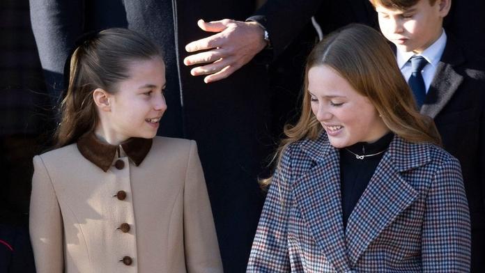 Charlotte se ukázala s nejlepší kamarádkou. Společně porušily královský protokol