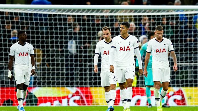 Sedm kousků do sítě kohoutů. Tottenham je teď všem pro smích