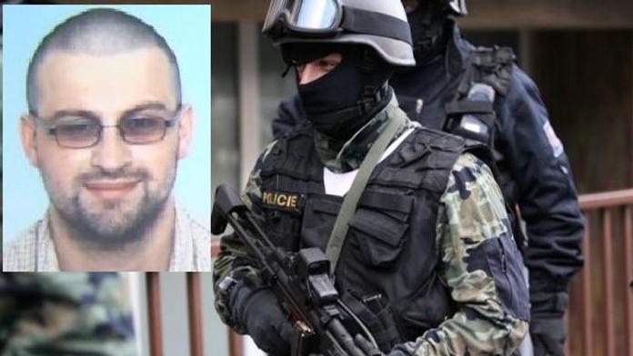 Lupič století Procházka žije v Karibiku! Lovcům lebek proklouzl, ale vrátí se pro něj