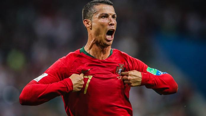 Ronaldo už míří do Manchesteru. V kabině na něj nakonec čeká sedmička