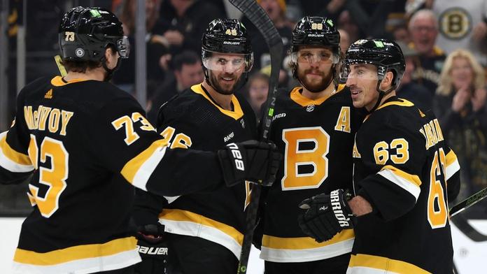 Boston s českou družinou přijede na led Buffala. Sledujte NHL na Nova Action