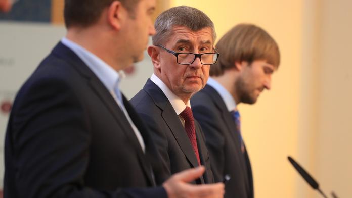 Opatření proti covidu se asi zpřísní. Vojtěch chce testy po každé dovolené