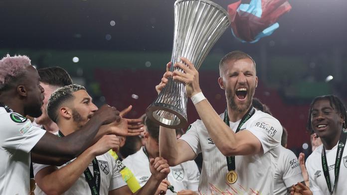 Tomáš Souček získal svůj třetí Zlatý míč. Baráka porazil o jediný bod