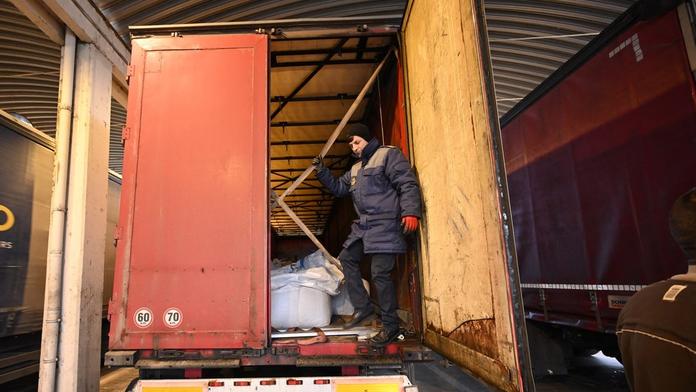 Nedaleko Sofie stál opuštěný kamion. Našli v něm 18 mrtvých migrantů