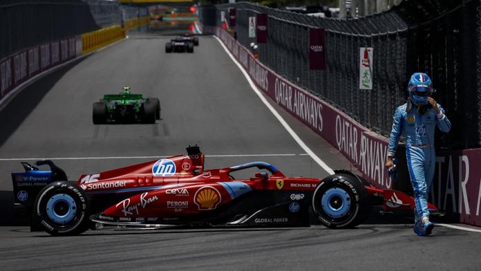 Charles Leclerc se svým Ferrari v Miami zablokoval trať
