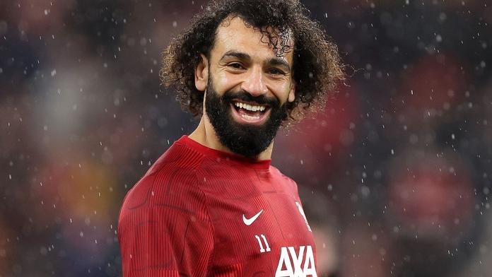 Liverpool v divoké přestřelce porazil Newcastle. Salah překonal milník