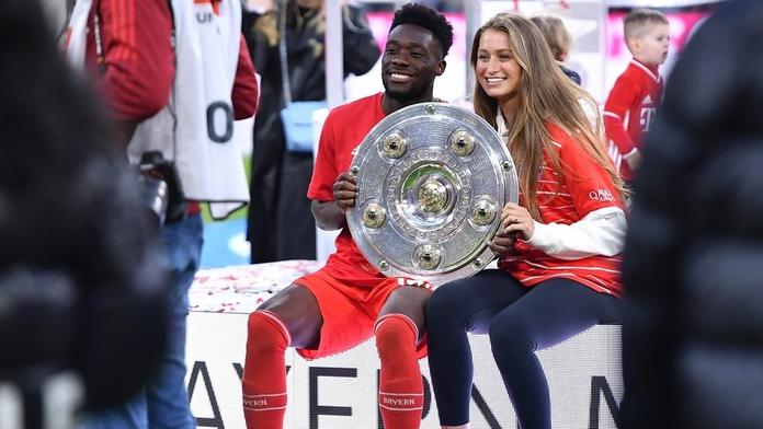 Místo lásky přišel rozchod. Podváděl mě, říká fotbalistka o hvězdě Bayernu