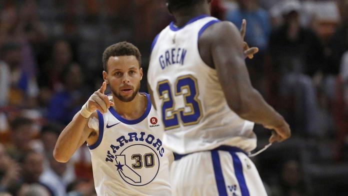 Hvězdný Golden State přejel Miami. Houston už posedmé v řadě vyhrál!