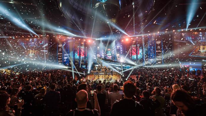 Nový fenomén! Esport láká stále více lidí, dáte mu šanci?