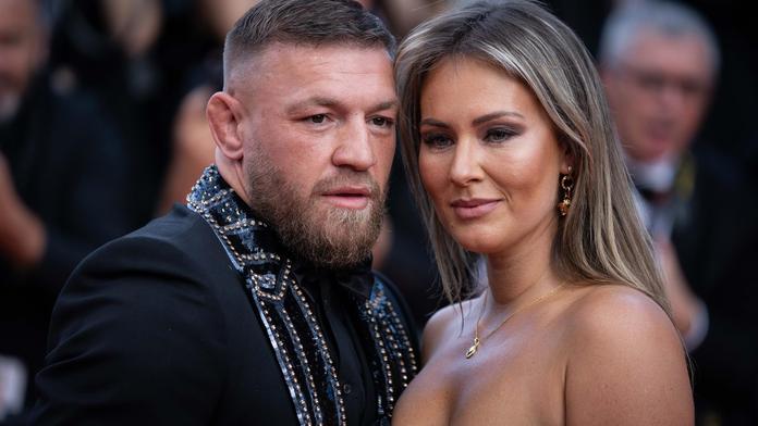 McGregor poprvé ukázal novorozeného syna. Jméno slavný pár tají