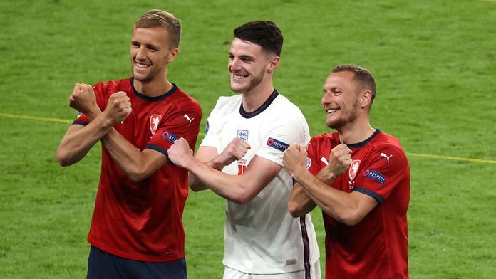 West Ham je jedna rodina. Češi s Angličanem pózovali, fanoušci žasli
