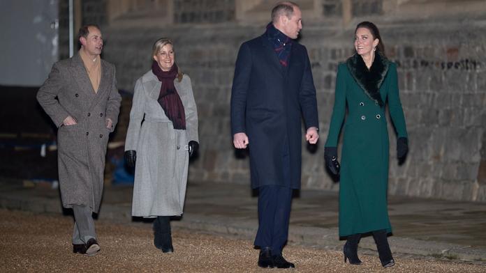 Harry a Meghan z kola ven. Královská rodina je definitivně nahradila