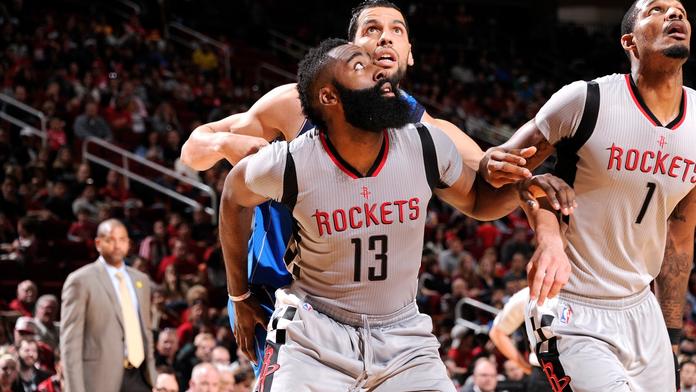 Nezastavitelný Harden zničil Dallas. K výhře přispěl triple-doublem!