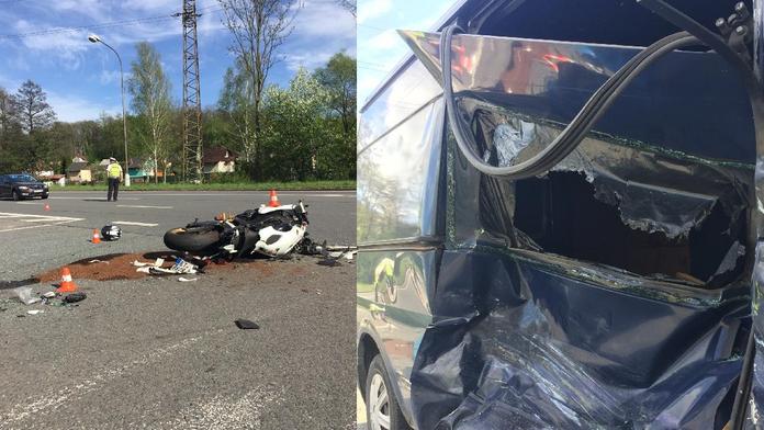 Dodávka nejspíš nedala přednost motorkáři (33), zemřel na místě