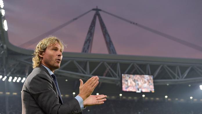 Pavel Nedvěd slaví: Juventus získal šestý italský titul v řadě!