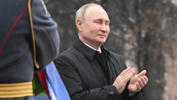 Má Putin novou strategii? Rusko by mohlo zaútočit pod cizí vlajkou, tvrdí experti