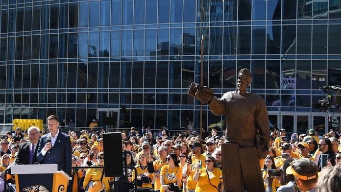 Velká pocta! Predators odhalili sochu pro největší legendu klubu