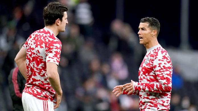 Mezi Ronaldem a Maguirem to vře. Roztržka kvůli pásce? Prý nesmysl