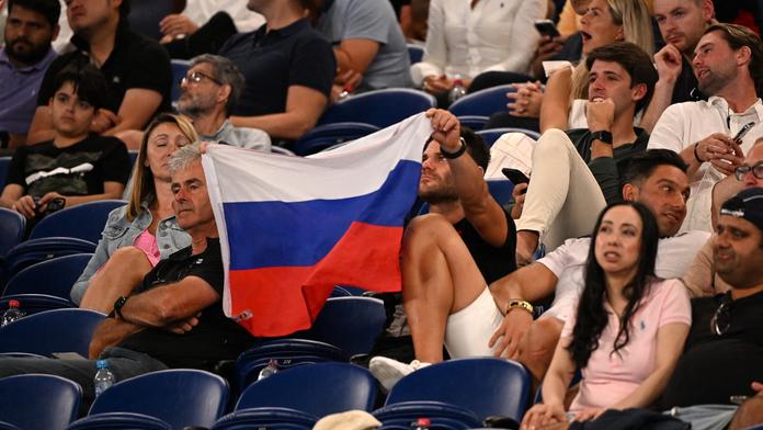 Na Australian Open zakázali fandit s ruskými a běloruskými vlajkami