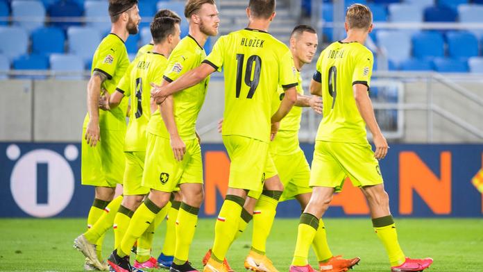 Dlouhé čekání a pak výhra! Gólovou smršť načal Coufal, Slováci korigovali
