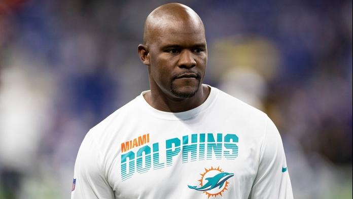 NFL je řízená jako plantáž, stěžuje si trenér v žalobě. Prý byl nucen prohrávat