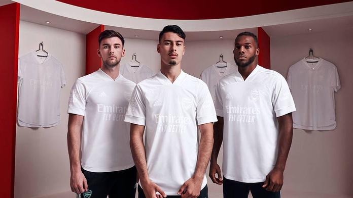 Arsenal oblékne speciální bílé dresy. Bojuje proti zločinu mladistvých