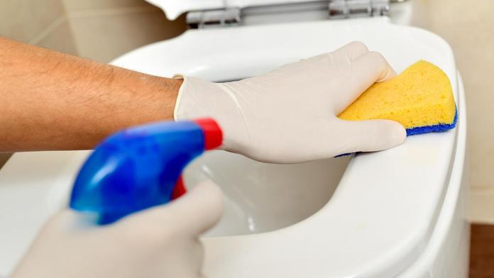 Hygienický průvodce domácností: Jak často čistit WC či ledničku?