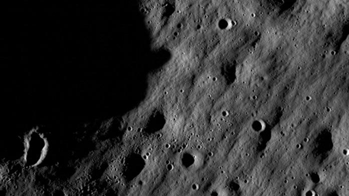 NASA mapuje Měsíc. Posílá na Zemi první snímky