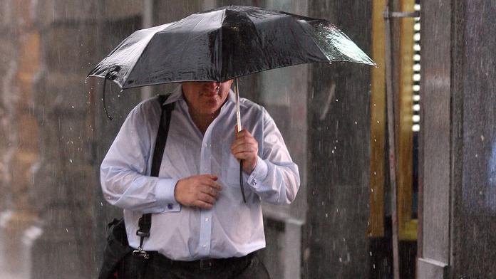Tropy si dají pauzu. Udeří velmi silné bouřky, varují meteorologové