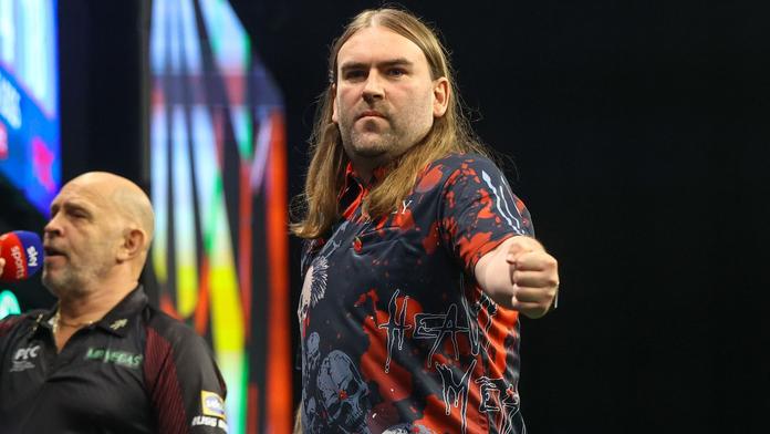 Anglický šipkař Ryan Searle na Grand Slam of Darts