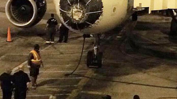 Životy na vlásku! Kroupy zničily letadlu radar a rozbily okna