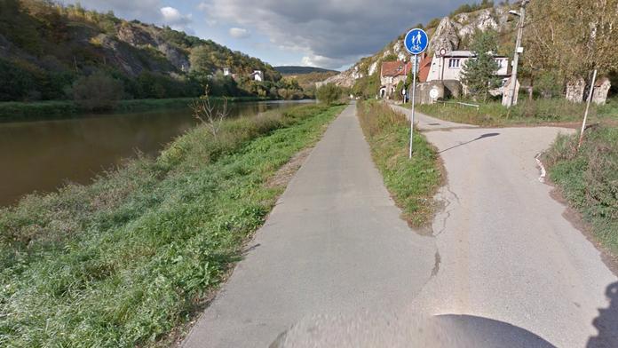Cyklista se utopil v Berounce, kolo mu hned někdo ukradl