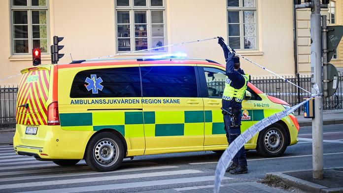 Horor ve Švédsku. Mladík (18) měl ve škole ubodat dvě ženy