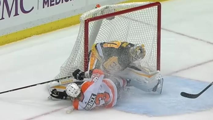 Vítěz Stanley Cupu nešťastně přišel o gólmana. Zranil ho Voráček