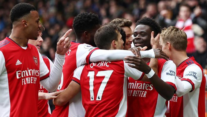 Postoupí Arsenal po šesti letech do Ligy mistrů? Hráči mají slíbené tučné prémie
