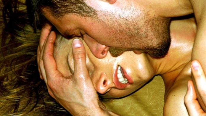 Nový objev vědců! Díky DVD přehrávači můžete mít konečně bezpečný sex