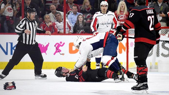 Ovečkinův zkrat! Knockoutoval mladíka, všimli si toho i v UFC