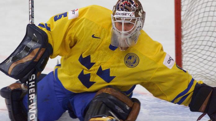 Bývalý gólman NHL a Švédska jde do vězení! Boural opilý s třemi promile