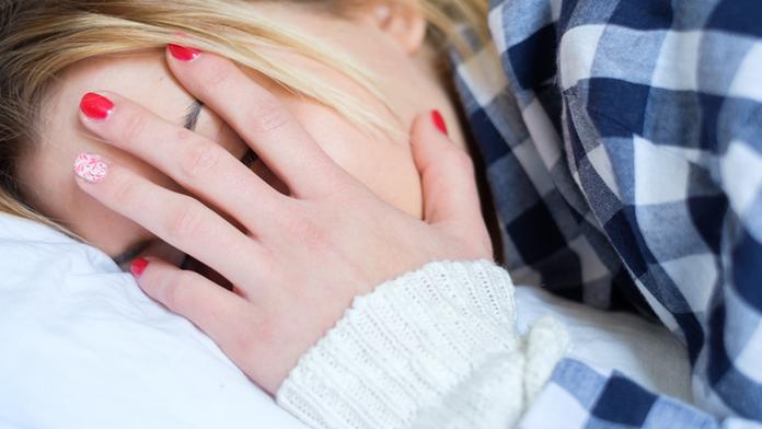 Zvrhlík znásilňoval kamarádku ve spánku! Chytili ho přímo při sexu