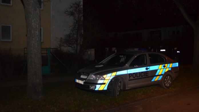 Muže v Praze svázali tři maskovaní lupiči! Po přepadení po sobě uklidili dům!
