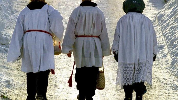 Tři králové: Místo tří jich bylo dvacet a nebyli to králové, ale královny