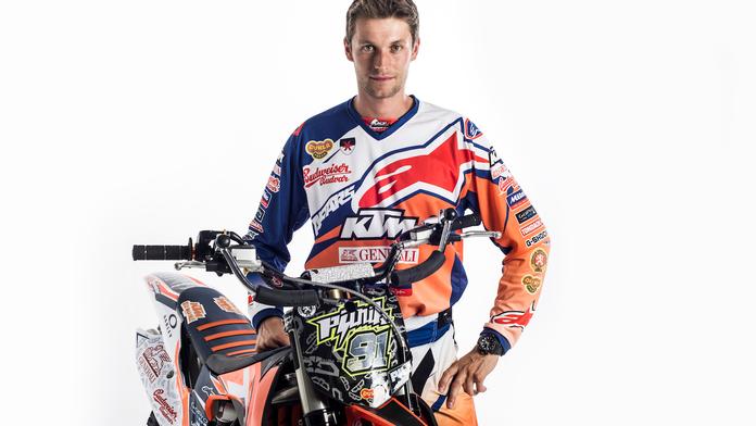 Petr Pilát zase továrním jezdcem KTM! Osahal si i speciál MotoGP