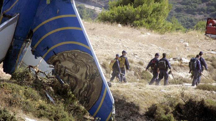 Letadlo do Prahy letělo hodiny bez řízení. 121 lidí zabila obyčejná chyba