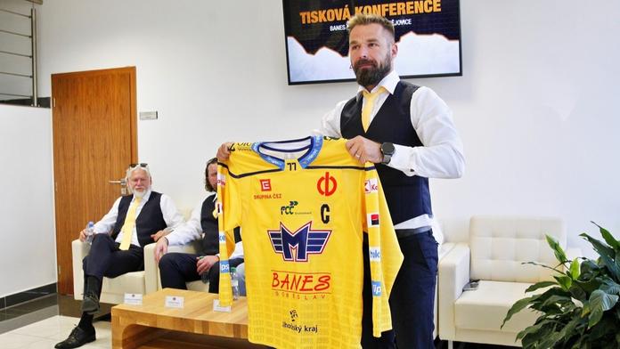 Nové dresy pro hokejovou extraligu: Líbí se Vary či Hradec. Sparta? Jako z Wishe