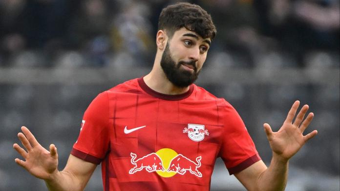 Je to oficiální. Citizens dotáhli přestup druhého nejdražšího obránce v historii
